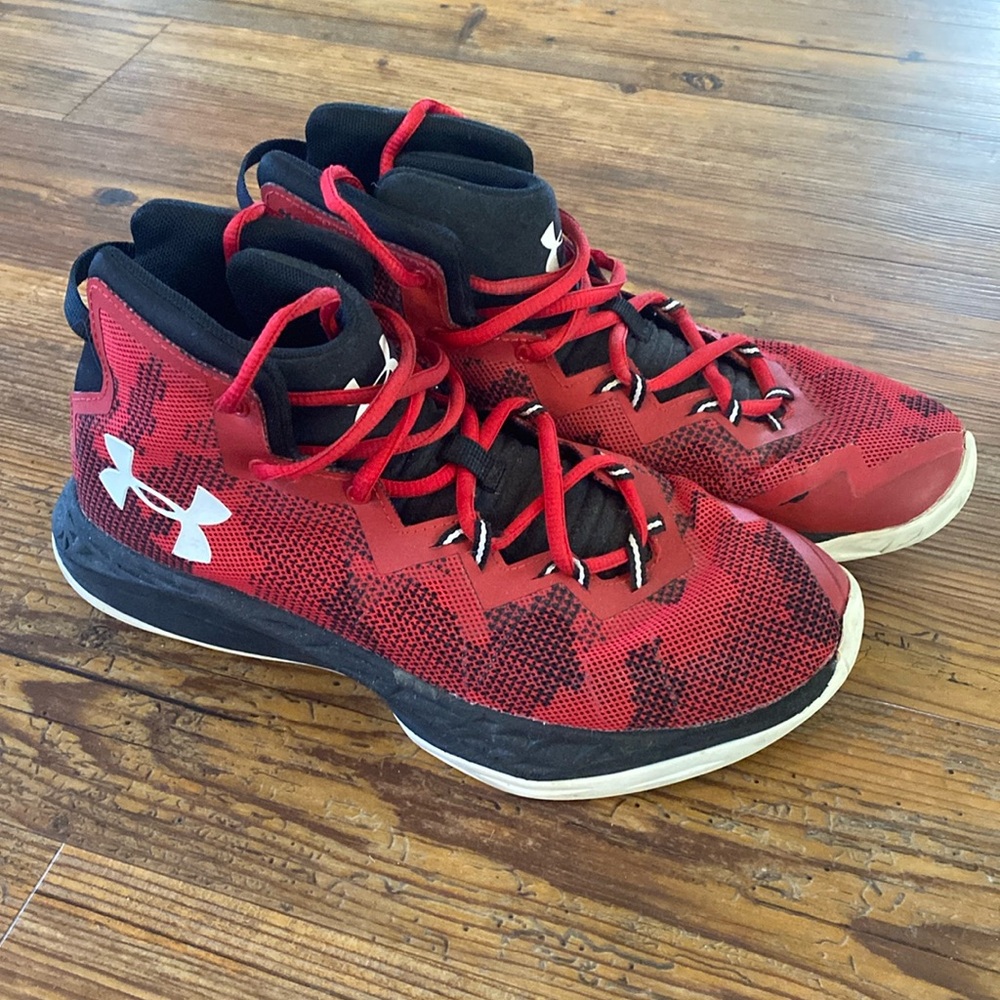 Under Armour Basketball Shoes size 6.5Y